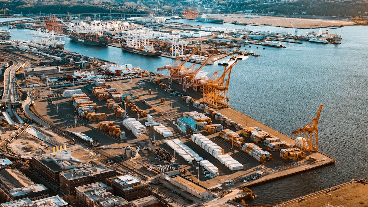 Port facilities with vessels